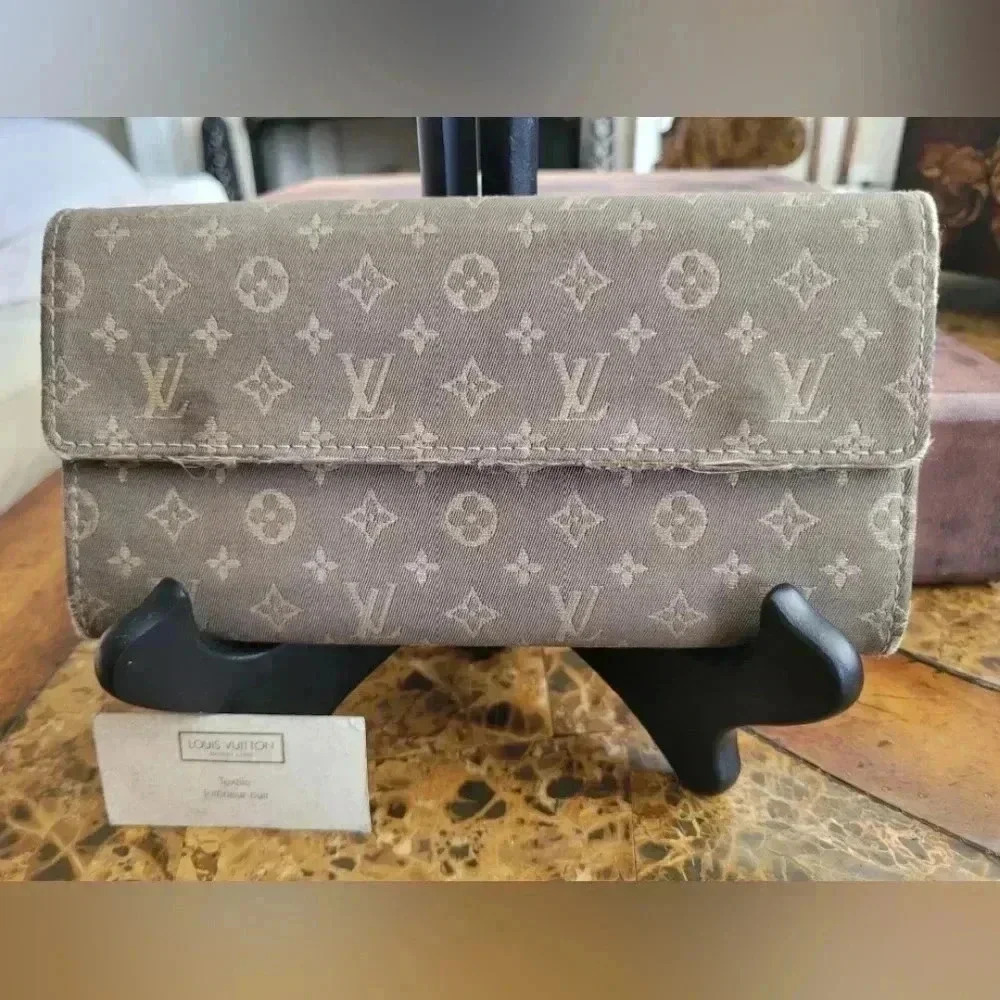 Louis Vuitton Mini Lin Monogram Wallet - Picture 10 of 10